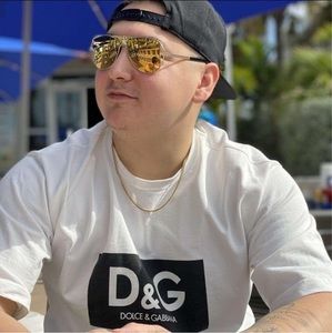 Meet your Posher, Sky